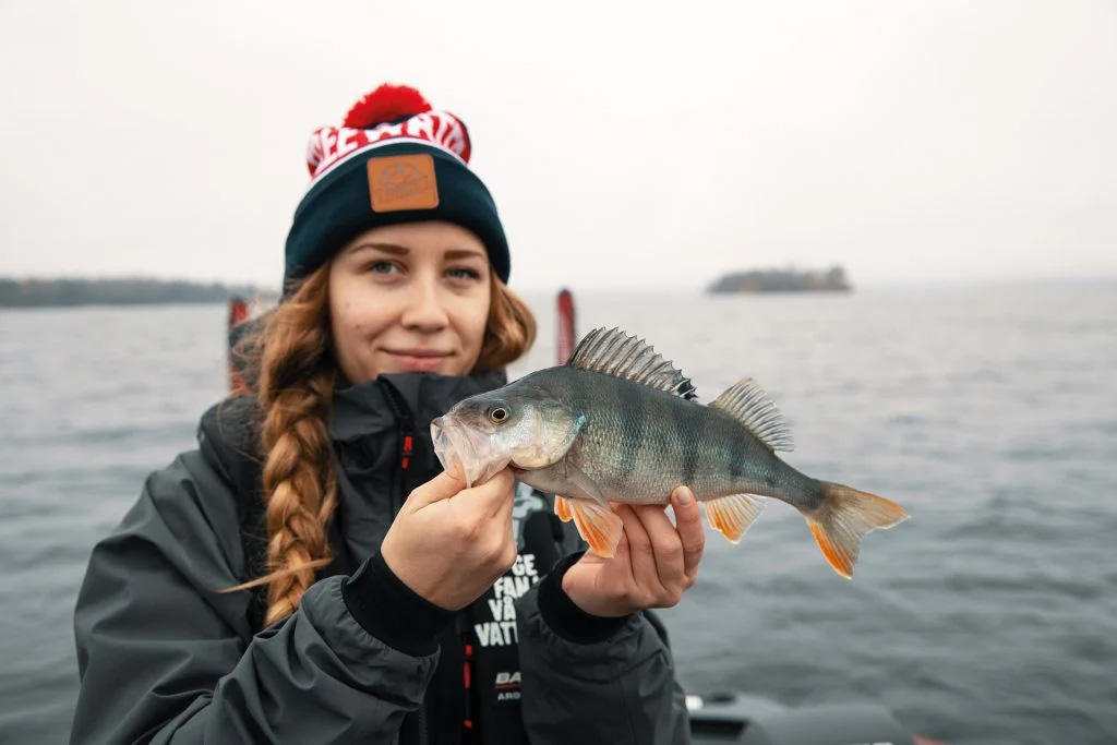 Flugfiske efter abborre – Emma Lindgren tipsar om utrustning